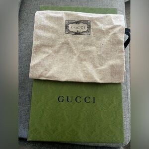 1 Day Sale 🔴 Gucci Shoe Box & 2 dust bags